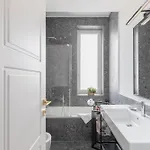 Iflat New Prestigious & Elegant Apartmán *